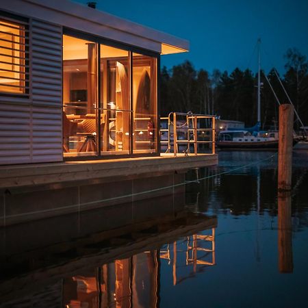Schwimmendes Ferienhaus "Trinity" Ihr Seahome Auf Der Ostsee Peenemunde Luaran gambar