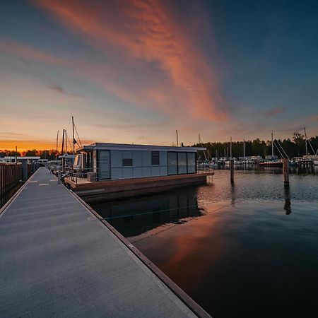 Schwimmendes Ferienhaus "Trinity" Ihr Seahome Auf Der Ostsee Peenemunde Luaran gambar