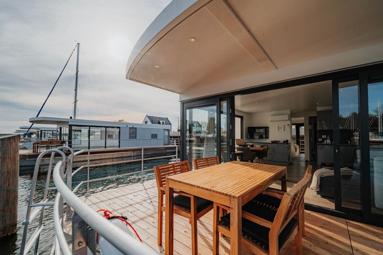 Schwimmendes Ferienhaus "Trinity" Ihr Seahome Auf Der Ostsee Peenemunde Luaran gambar